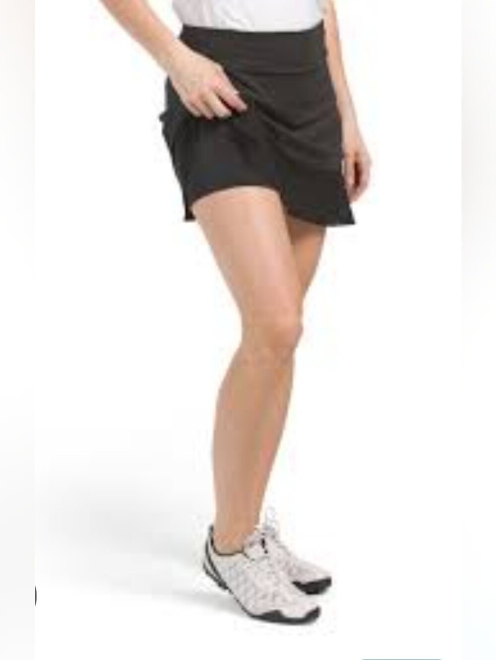 Tommy Bahama Golf athletic skort is a versatile performance piece Size Medium